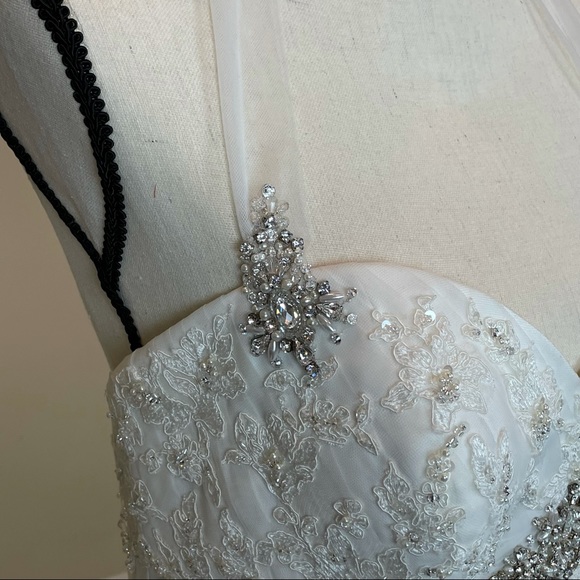 Wedding Dress Ivory Sweetheart Neckline Lace Beaded Size 10 - Picture 5 of 16